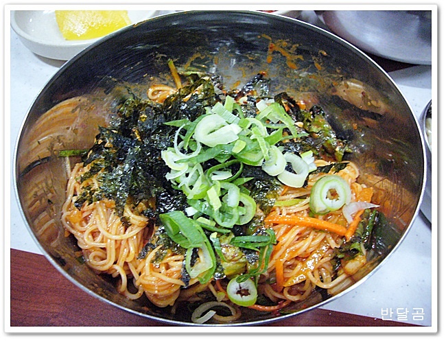 멸치국수(수원시/탑동)... 멸치향이 찐한 멸치국수...