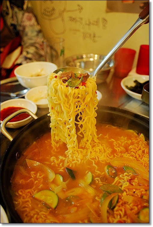 깍뚝집 이미지