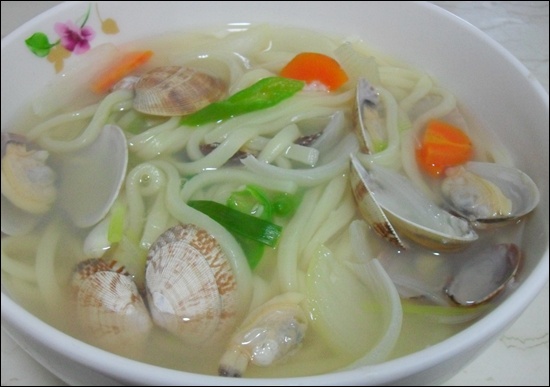 바지락칼국수 이미지