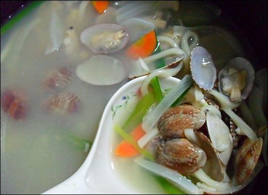 바지락칼국수 이미지